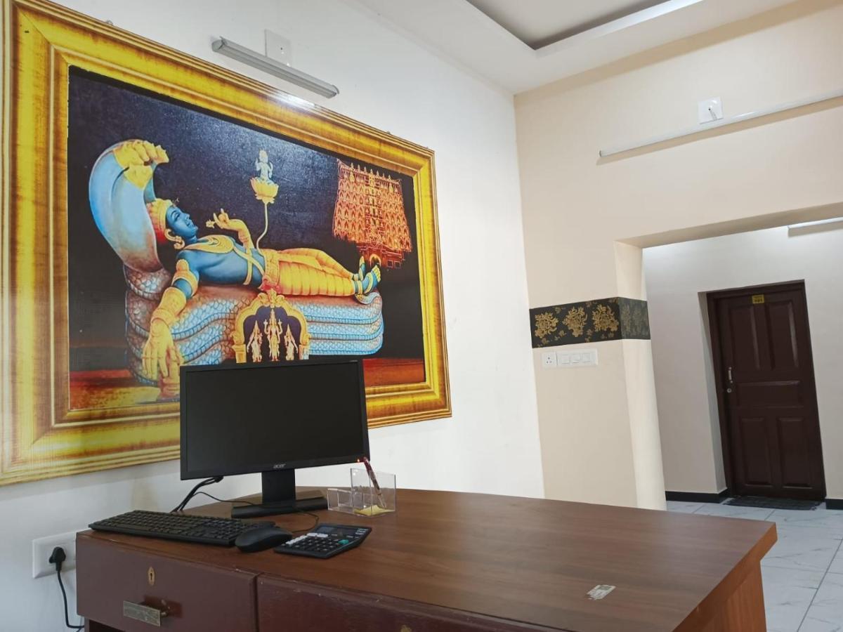 Sri Padmanabha Tourist Home Thiruvananthapuram Kültér fotó